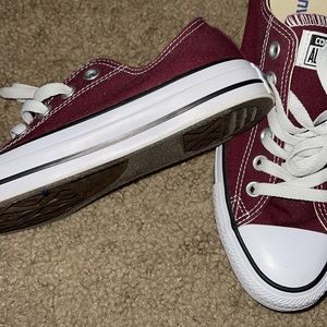 A pair of low-top converse worn a few times still in good Pre-Worn  condition